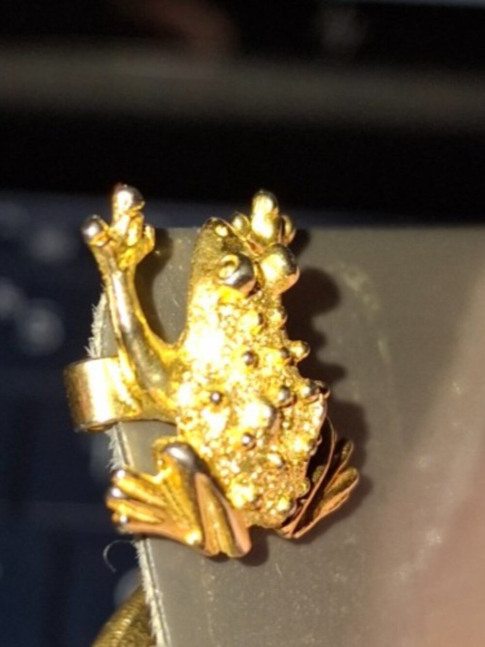 FROG goldtone dainty hook clip Connector great condition vintage pin or pendant
